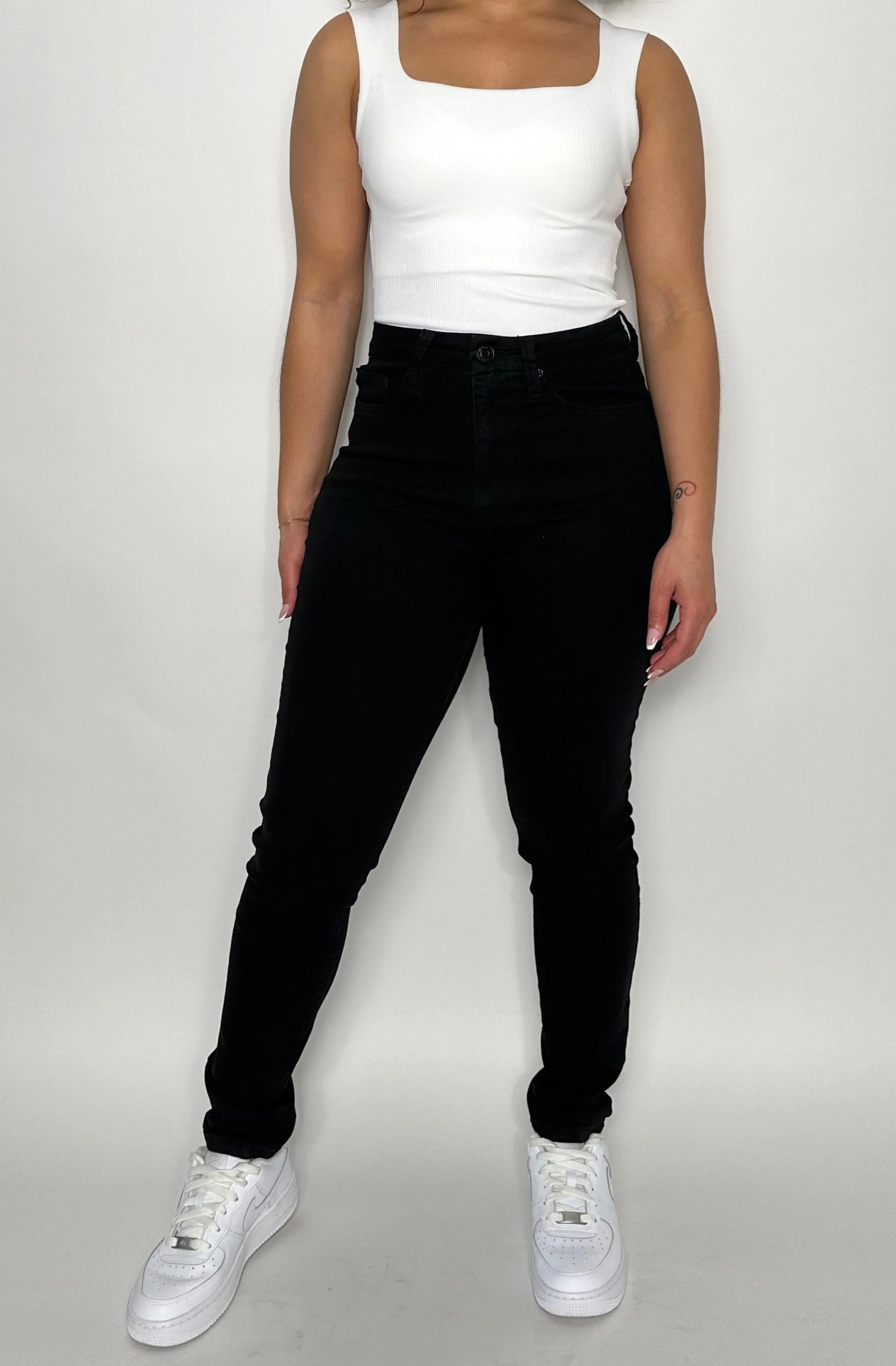 Curvy Fit Ultra-High-Rise Skinny Jean