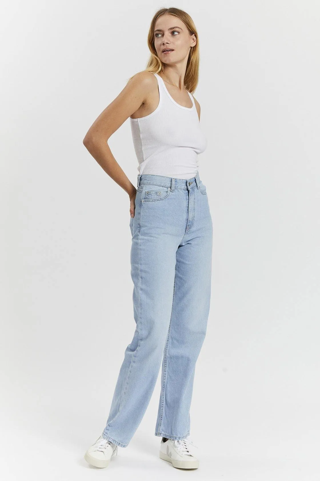 Echo Straight Jeans - Superlight Blue