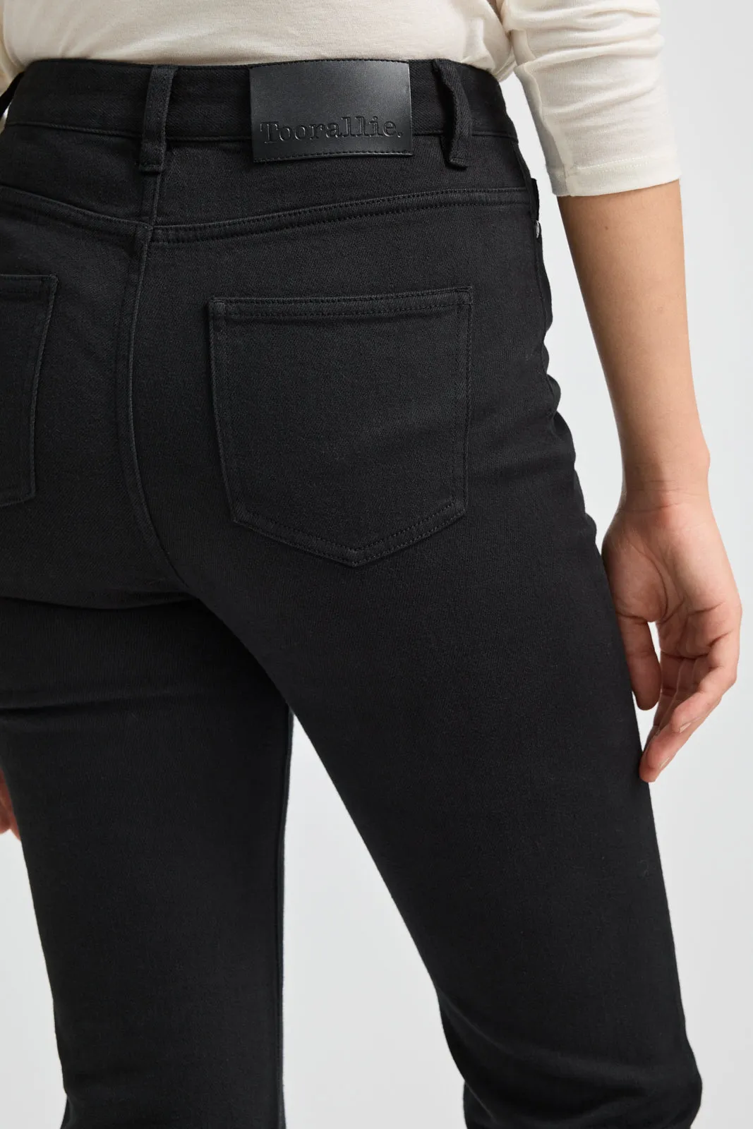 HIGH RISE STRAIGHT JEAN