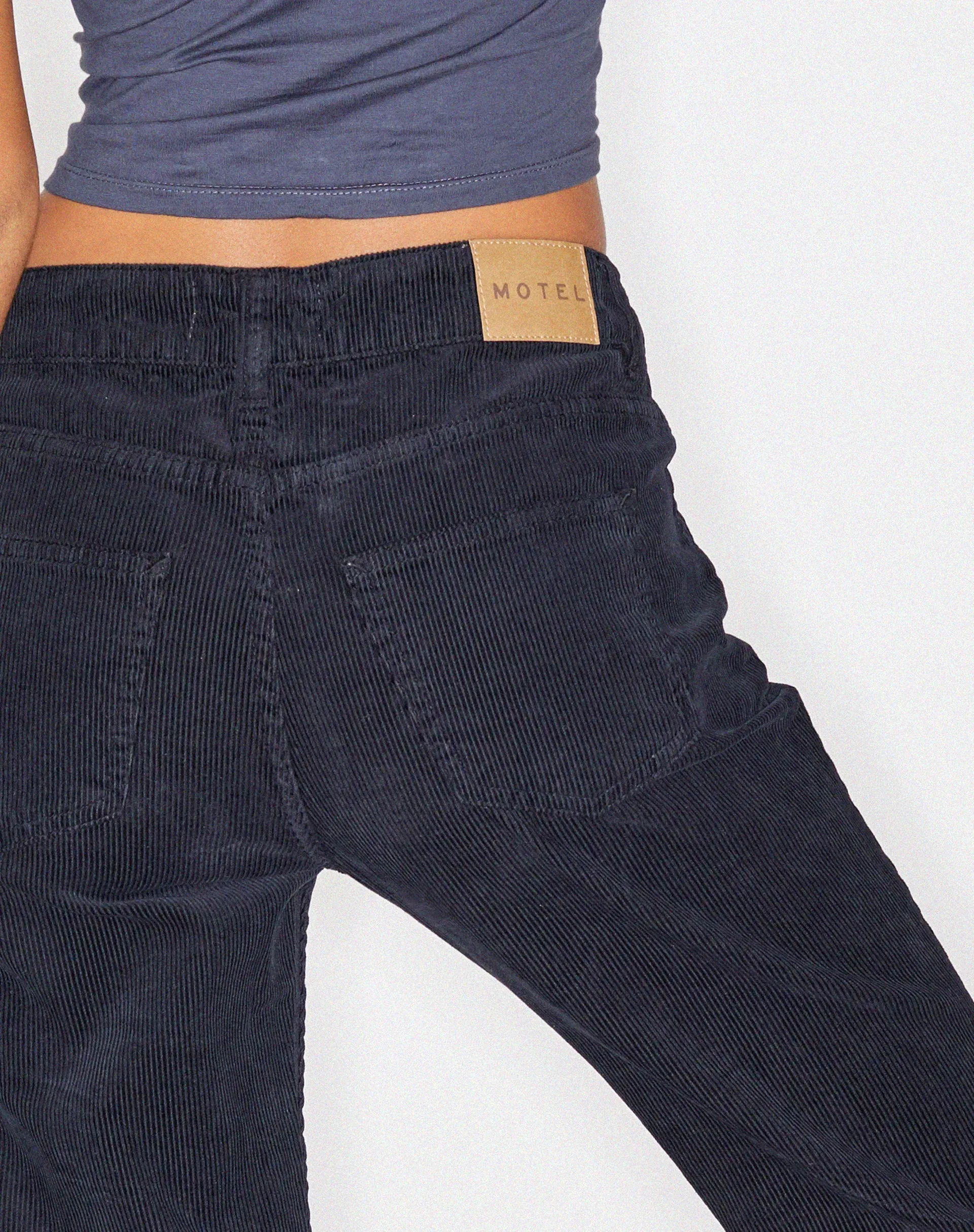 Low Rise Bootleg Jeans in Cord Black